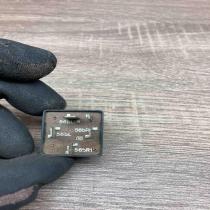 443919469 5KG004079 01  Other relay Audi 80 90 B3
