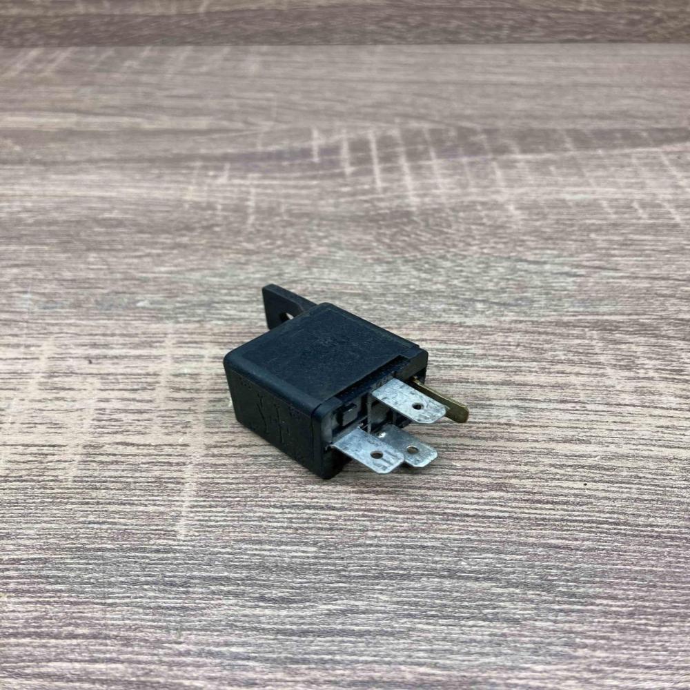 4RA003510 08   Other relay Mitsubishi Carisma
