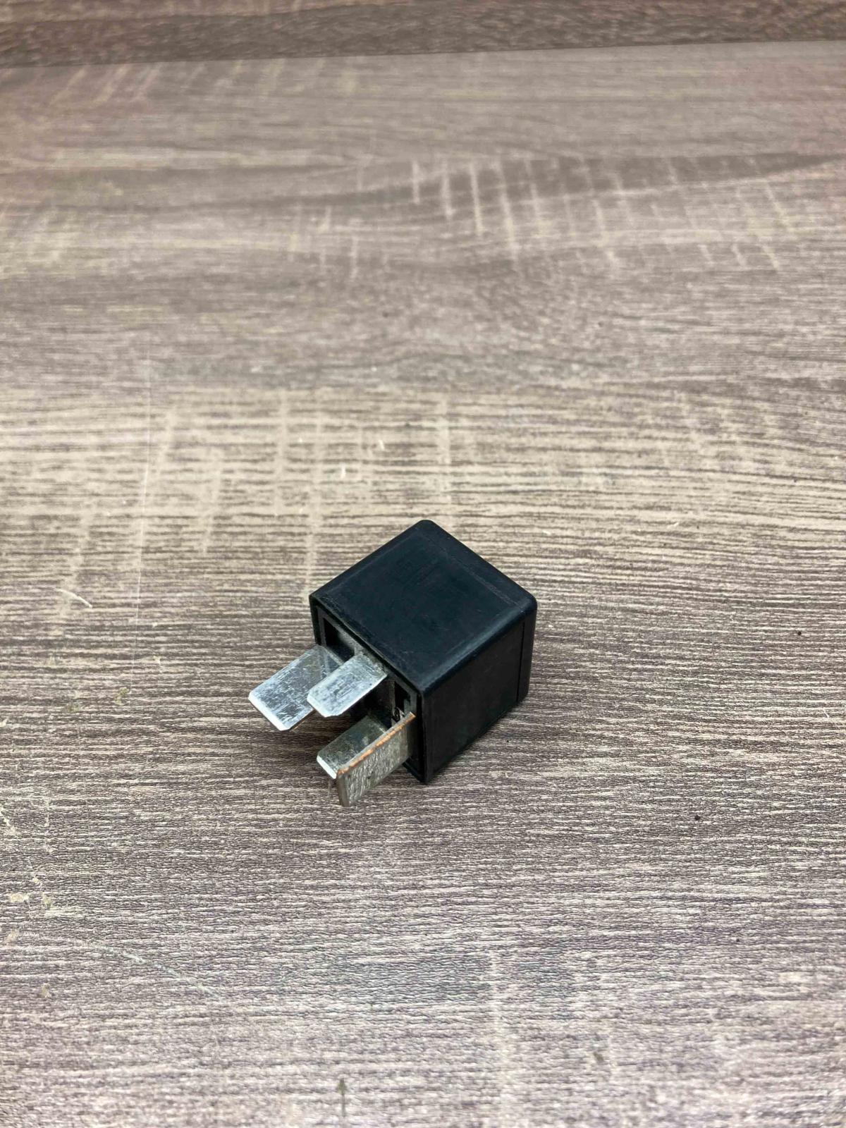 V23134 J59 X431 G110  Other relay Mazda 6
