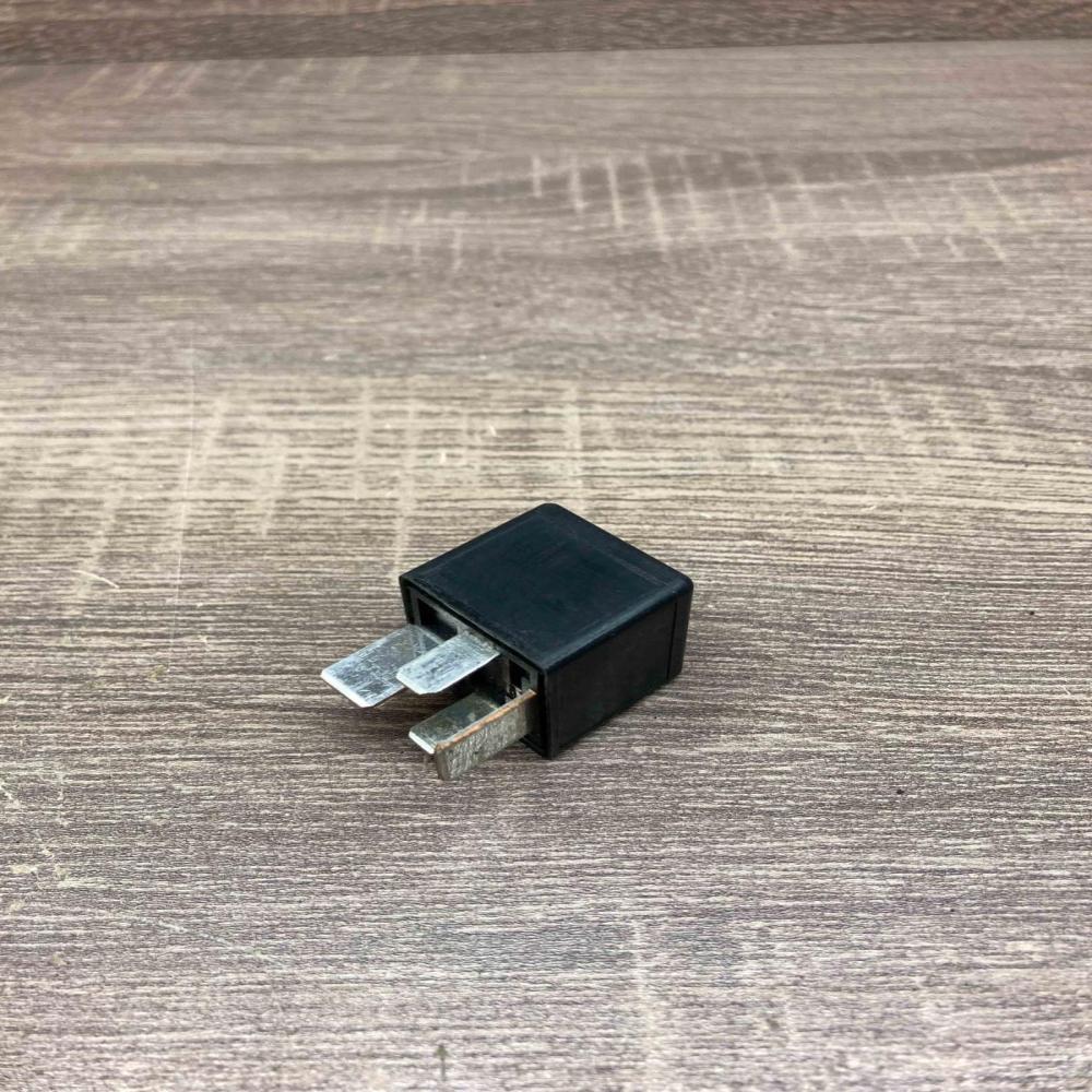 V23134 J59 X431 G110  Other relay Mazda 6