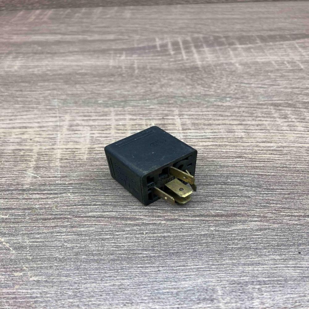 0332209151   Other relay Opel Vectra B