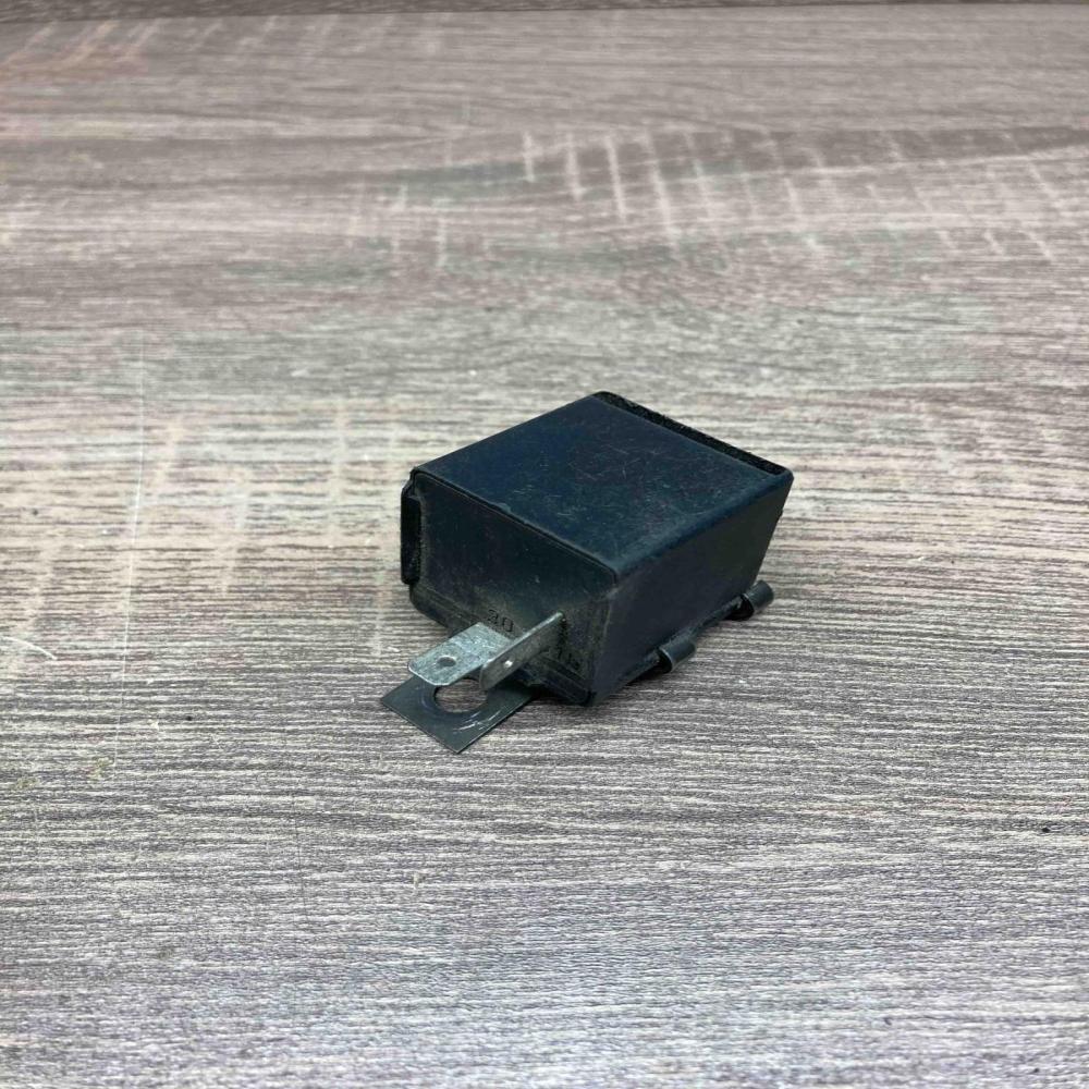 3SB003985 02 24V  Other relay Volkswagen Golf II