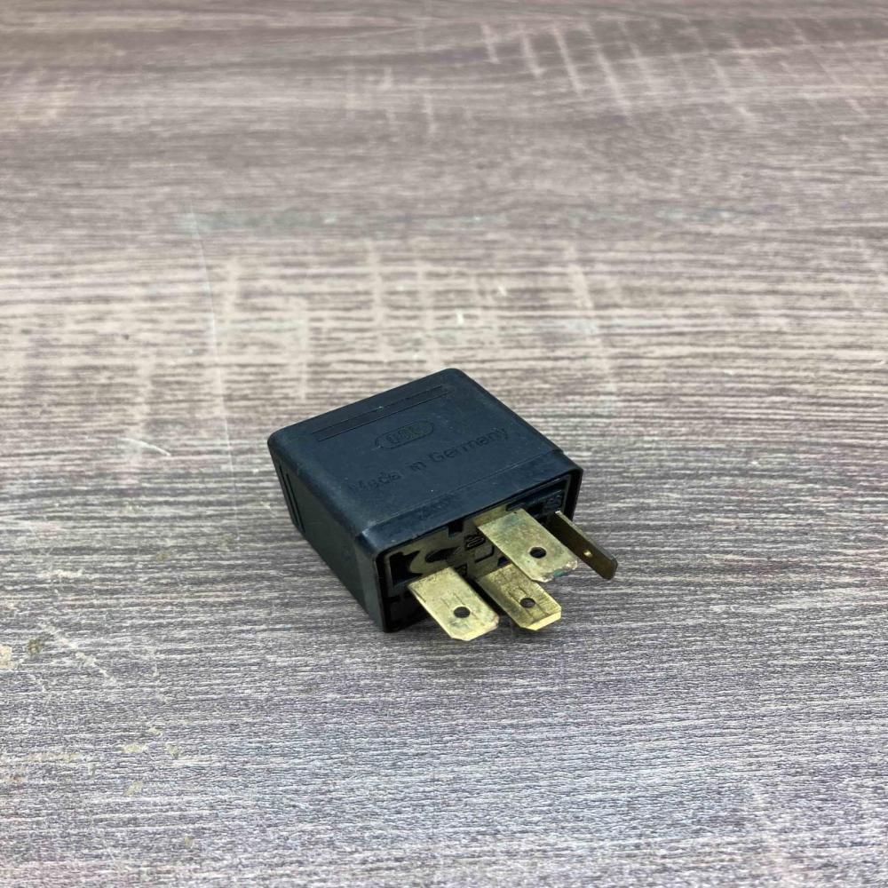 0332014451   Other relay Opel Omega A