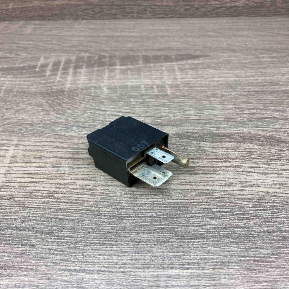 13245094 692 31 12V Other relay Opel Insignia A