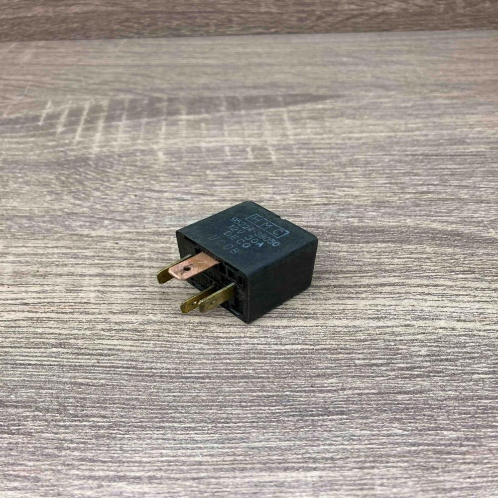 95224 38050 12V 30A Used Other relay Hyundai Santa Fe