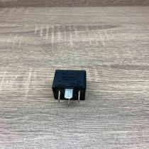 5M5T 14B192 CA V23136 B1 X66  Other relay Volvo V50