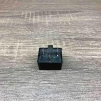 5M5T 14B192 CA V23136 B1 X66  Other relay Volvo V50