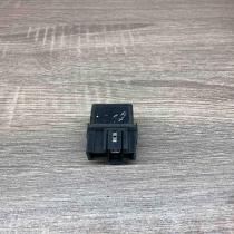 V23134 B52 X240 MB953381  Other relay Mitsubishi Carisma