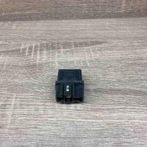 V23134 B52 X240 MB953381 Used Other relay Mitsubishi Carisma