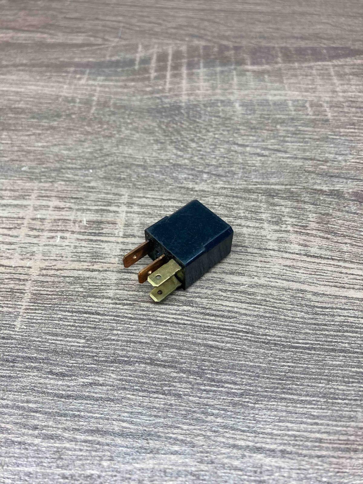 ACM33221 UM4667730 71818498 Other relay Mazda 5