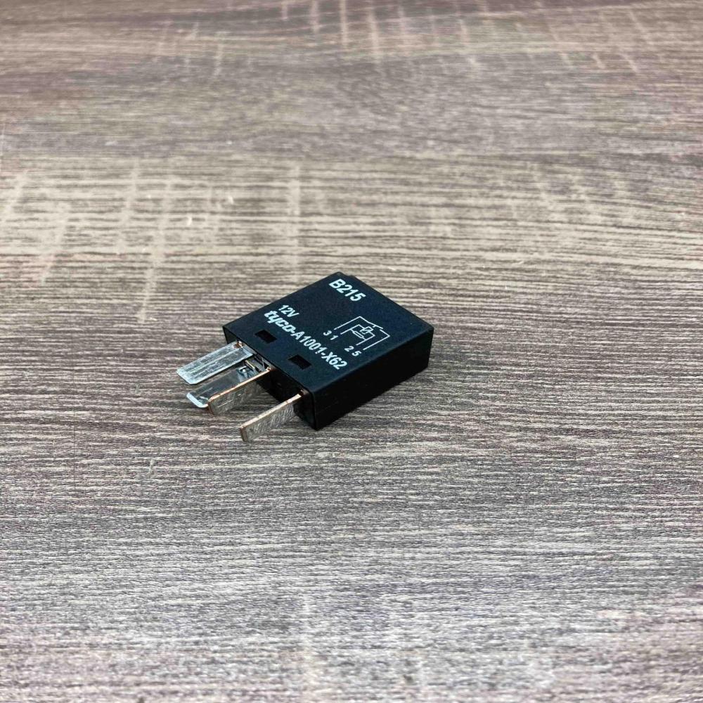 A1001 X62 B215  Other relay Mazda 2