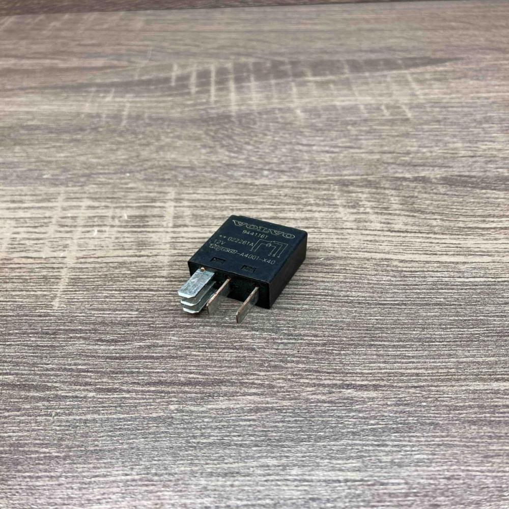 9441161 A4001 X40  Other relay Volvo S60