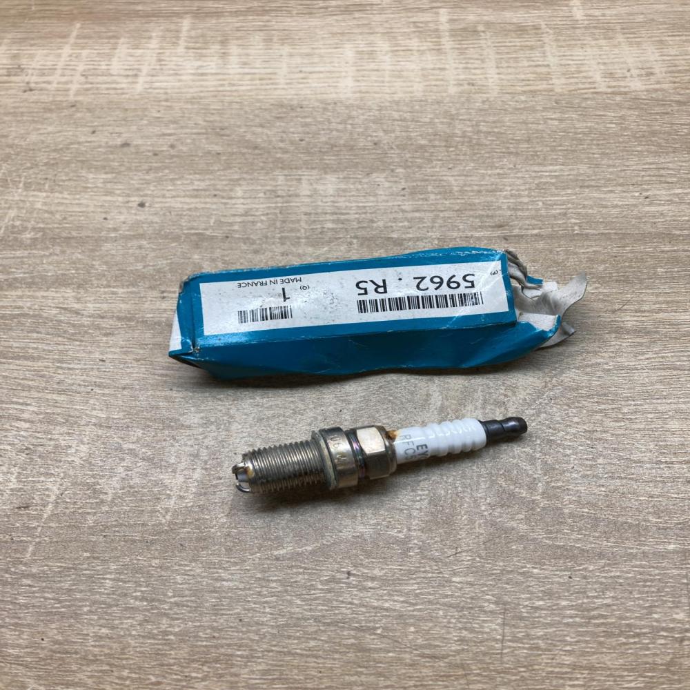 5962R5   Spark plug Citroen C2
