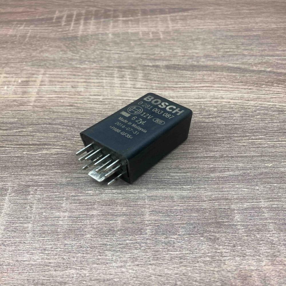 0281003087   Other relay Audi A6 S6 C6 4F