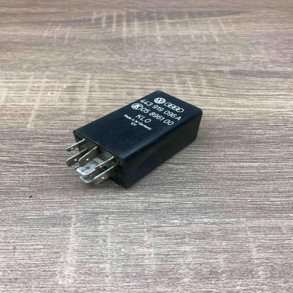 443919096A 05896100  Other relay Audi 100 S4 C4
