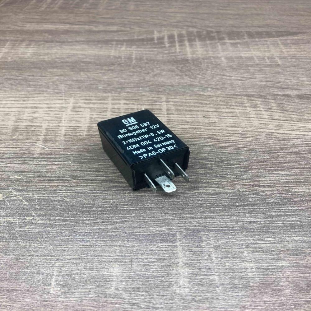 4DM004420 15 90506697  Other relay Opel Omega B2
