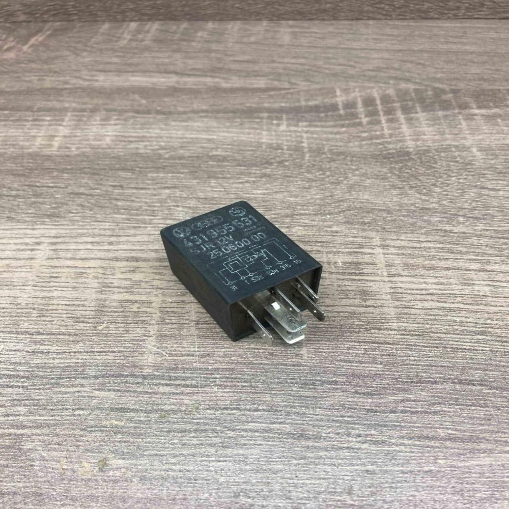 431955531 25060000  Other relay Audi 80 90 B3