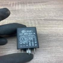 321955531A   Other relay Audi 80 90 S2 B4