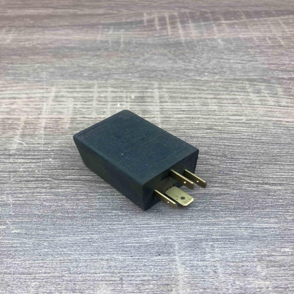 171955529 12V 10A  Other relay Volkswagen Golf II
