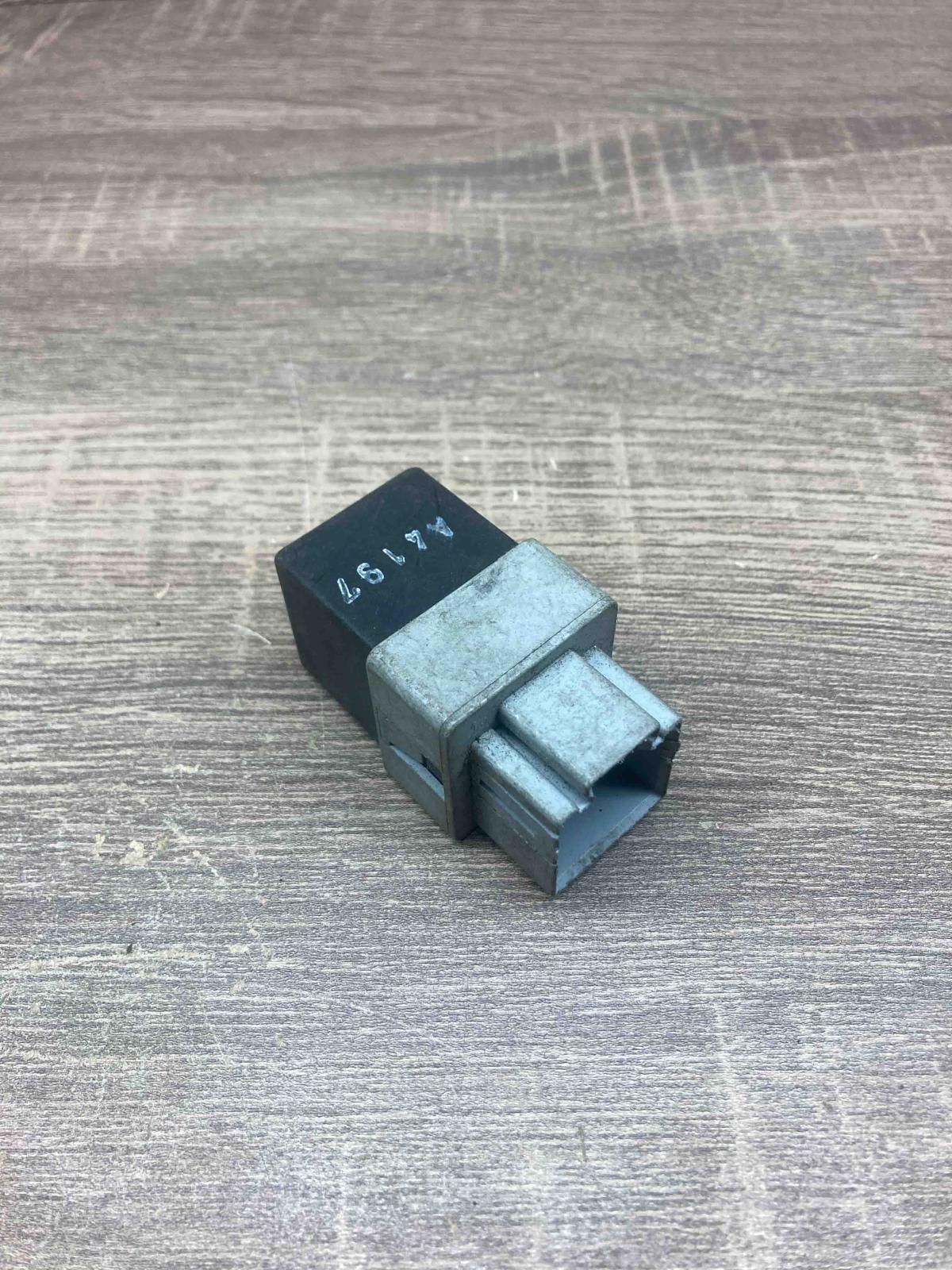 MB953394 72HM100  Other relay Mitsubishi Space Star