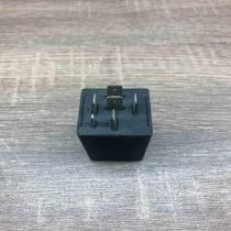 7038900210 90459301  Other relay Opel Omega B1