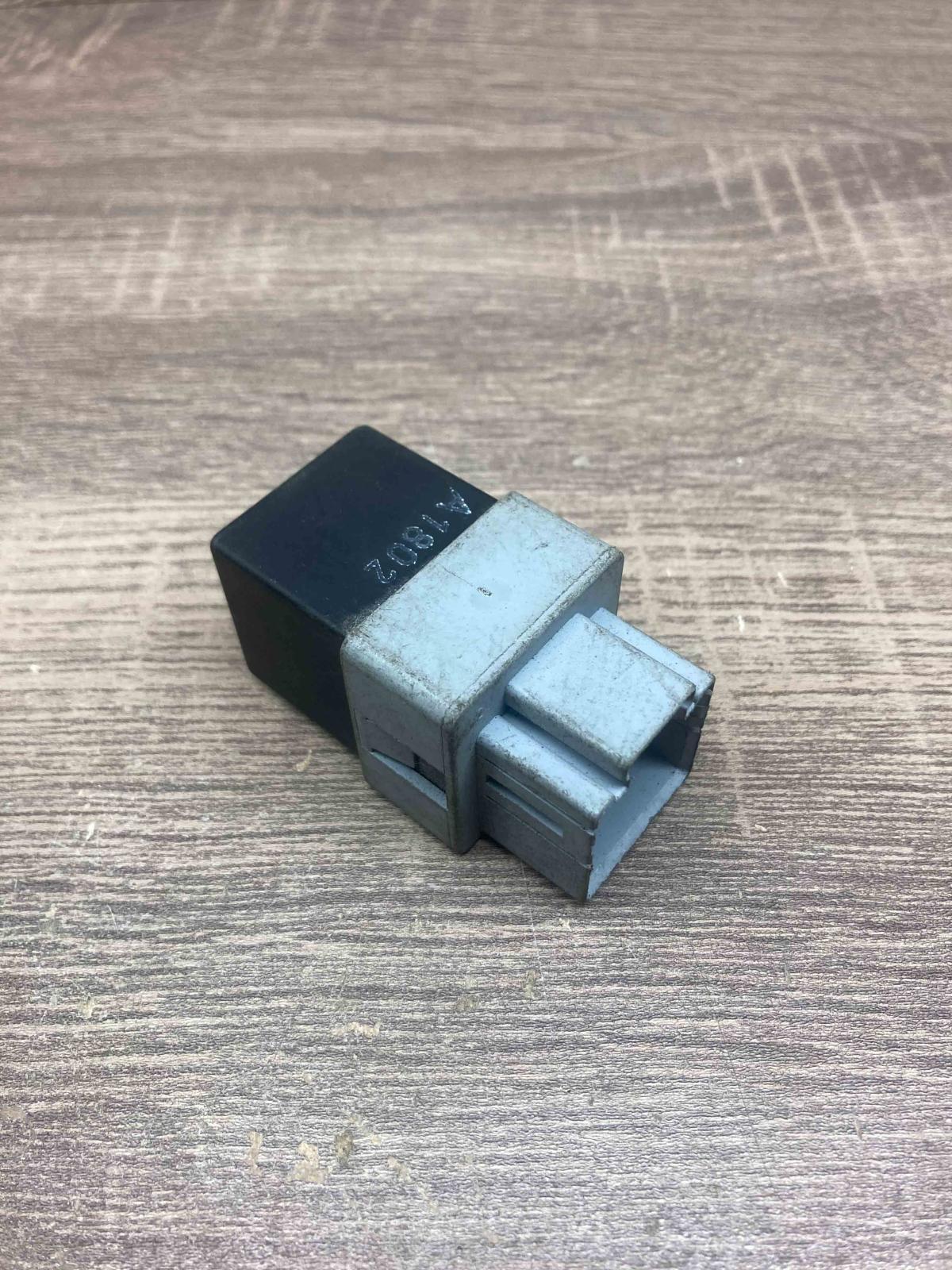 MB953394 72HM100 Used Other relay Mitsubishi Space Star
