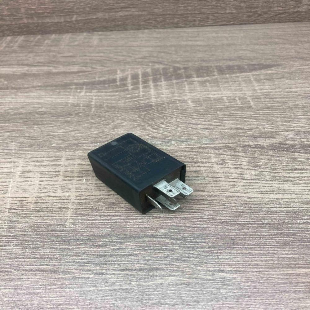321955531A   Other relay Volkswagen Golf V