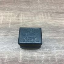 MB954185 72TM200  Other relay Mitsubishi Carisma