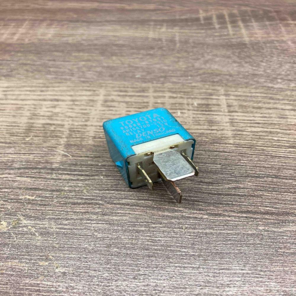 AH156700 2910 90080 97031  Other relay Toyota Avensis T270