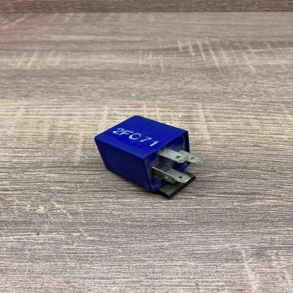 85GG 7P067 BA 68125  Other relay Ford Granada