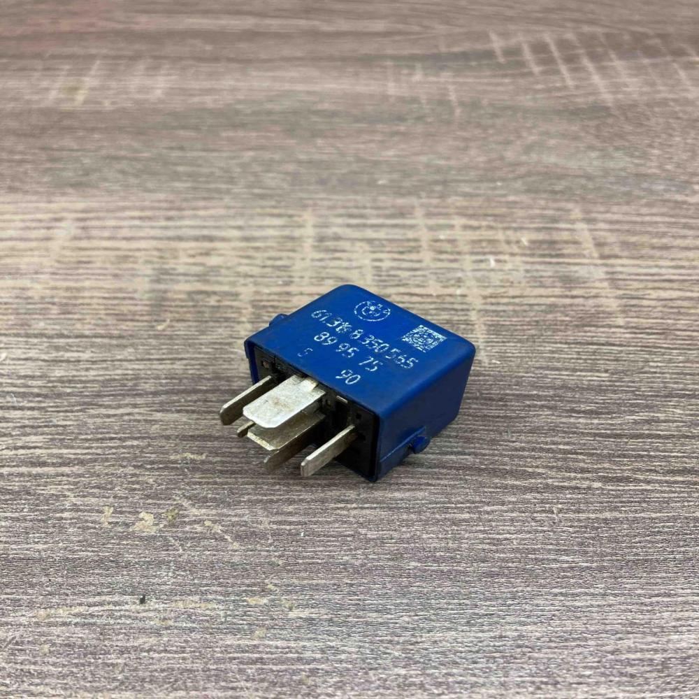 8350565 899575  Other relay BMW 7 E32