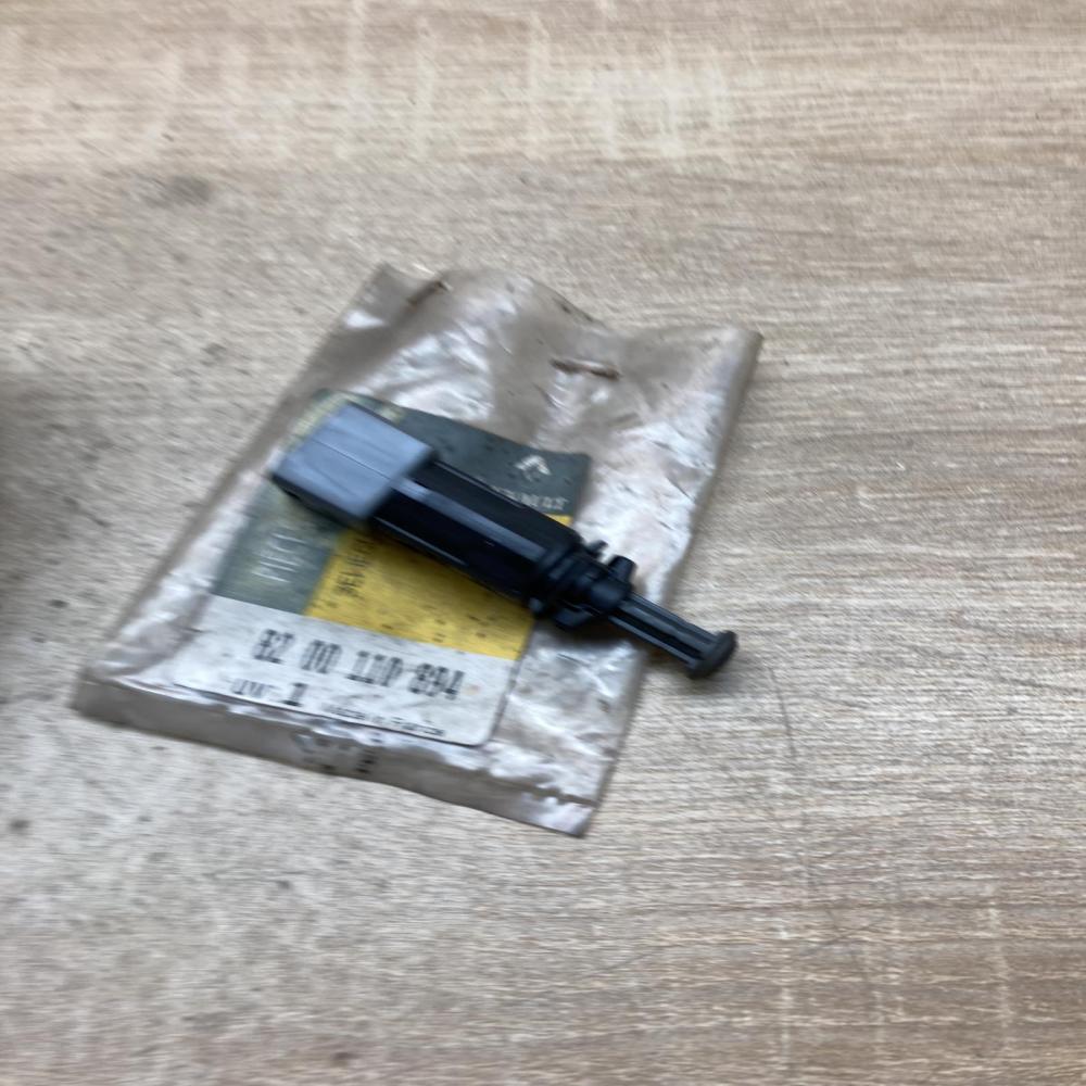8200110894 110894  Brake pedal sensor switch Renault Trafic II (X83)