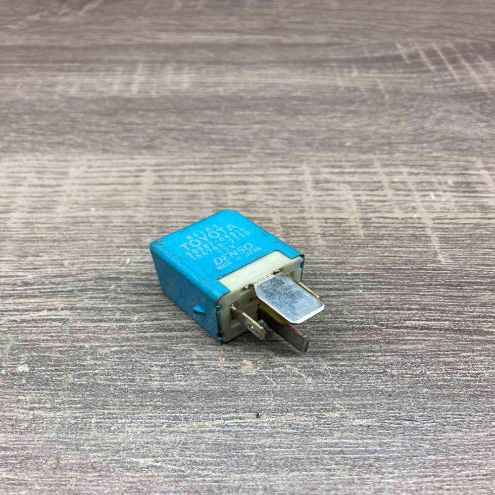 90987 04010 156700 2230  Other relay Toyota Corolla Verso AR10
