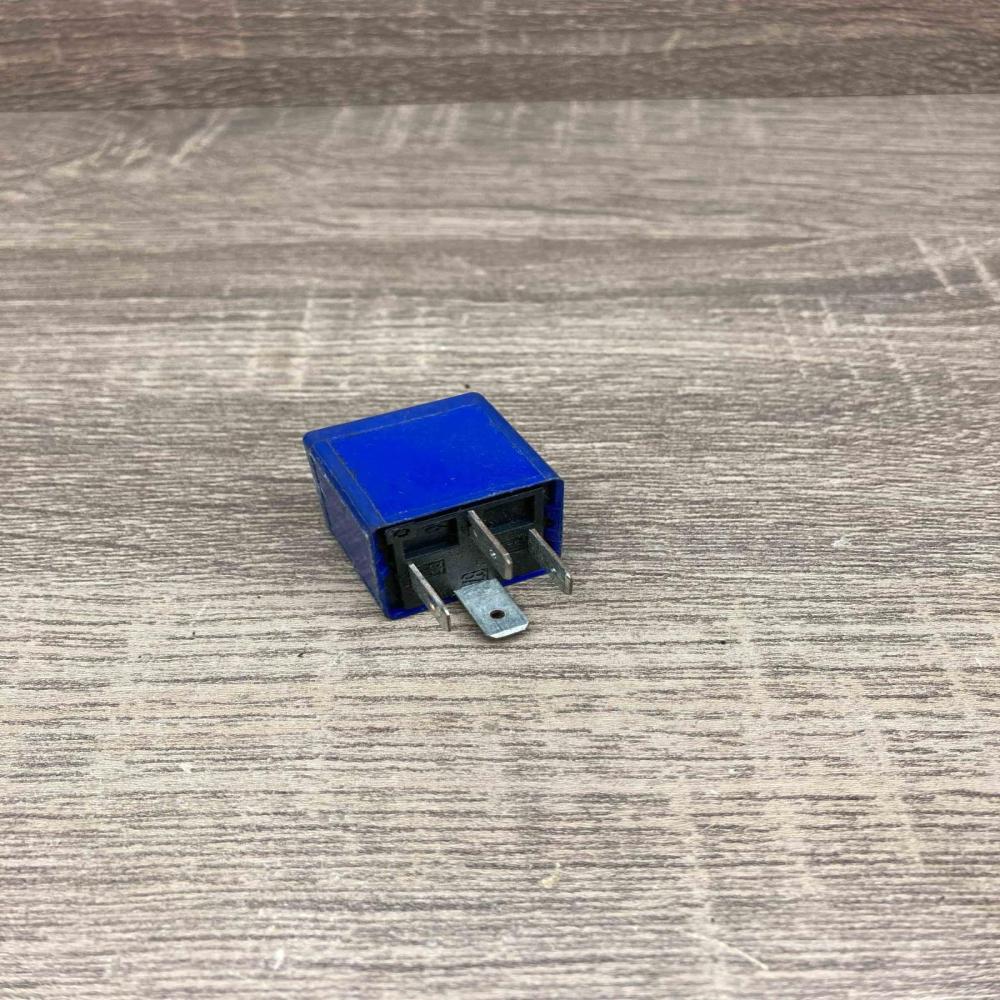 V23134 K52 X402 24432614  Other relay Opel Astra G