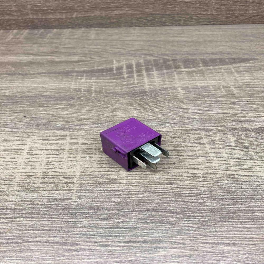 1388911 V23134 E59 X107  Other relay BMW 5 E39