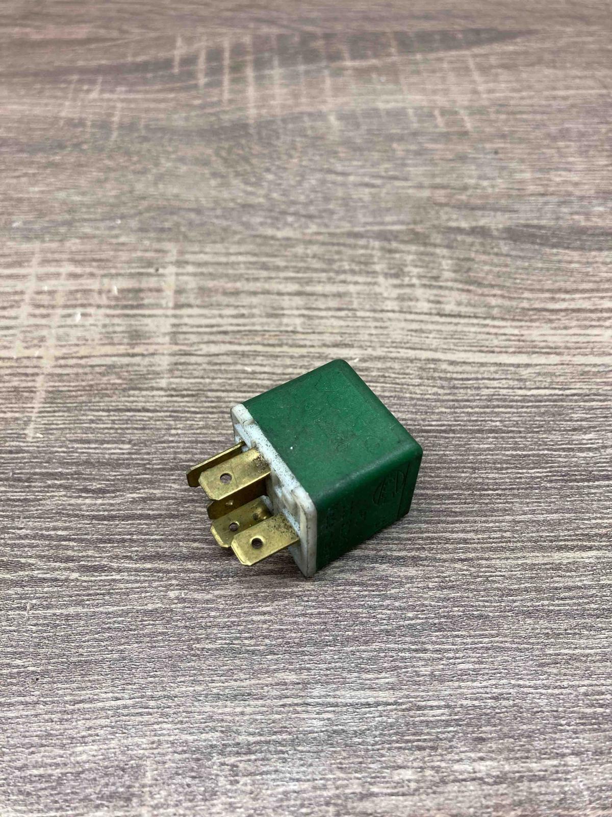 9162250 4RD003520 63  Other relay Volvo 850