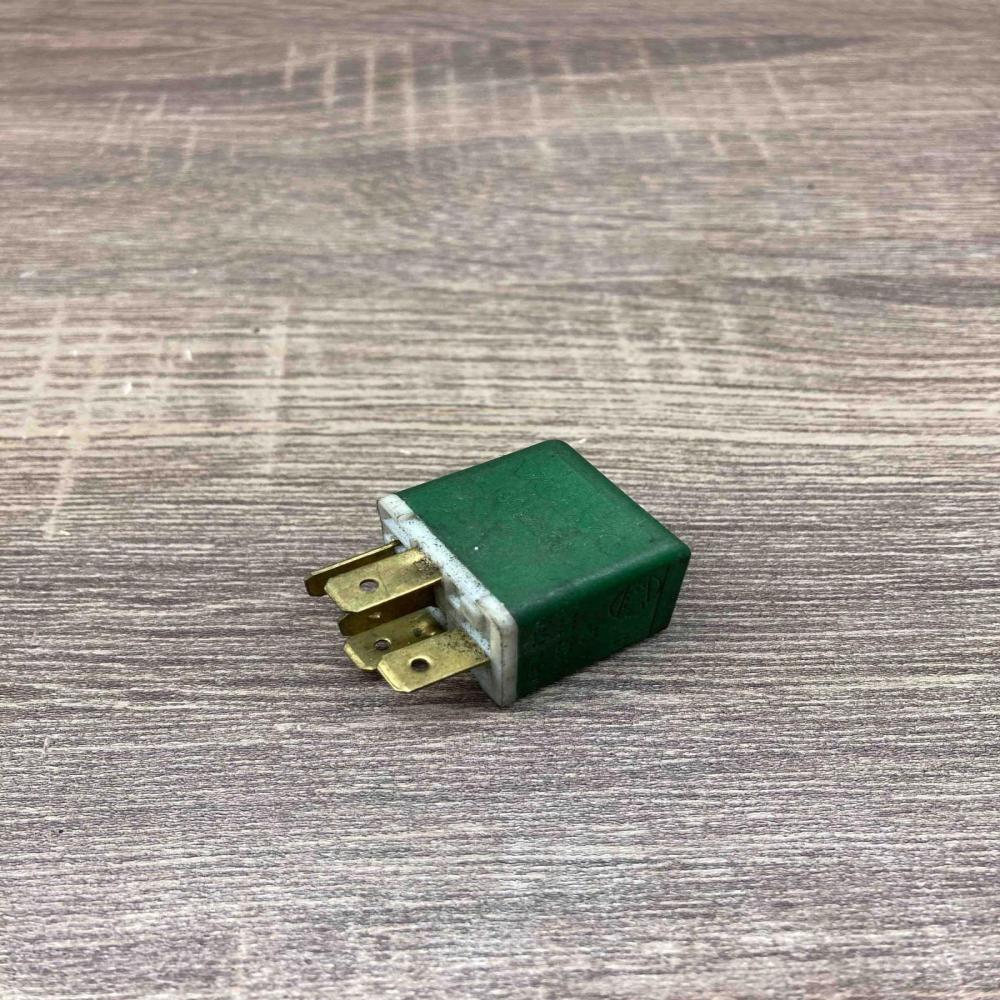 9162250 4RD003520 63  Other relay Volvo 850