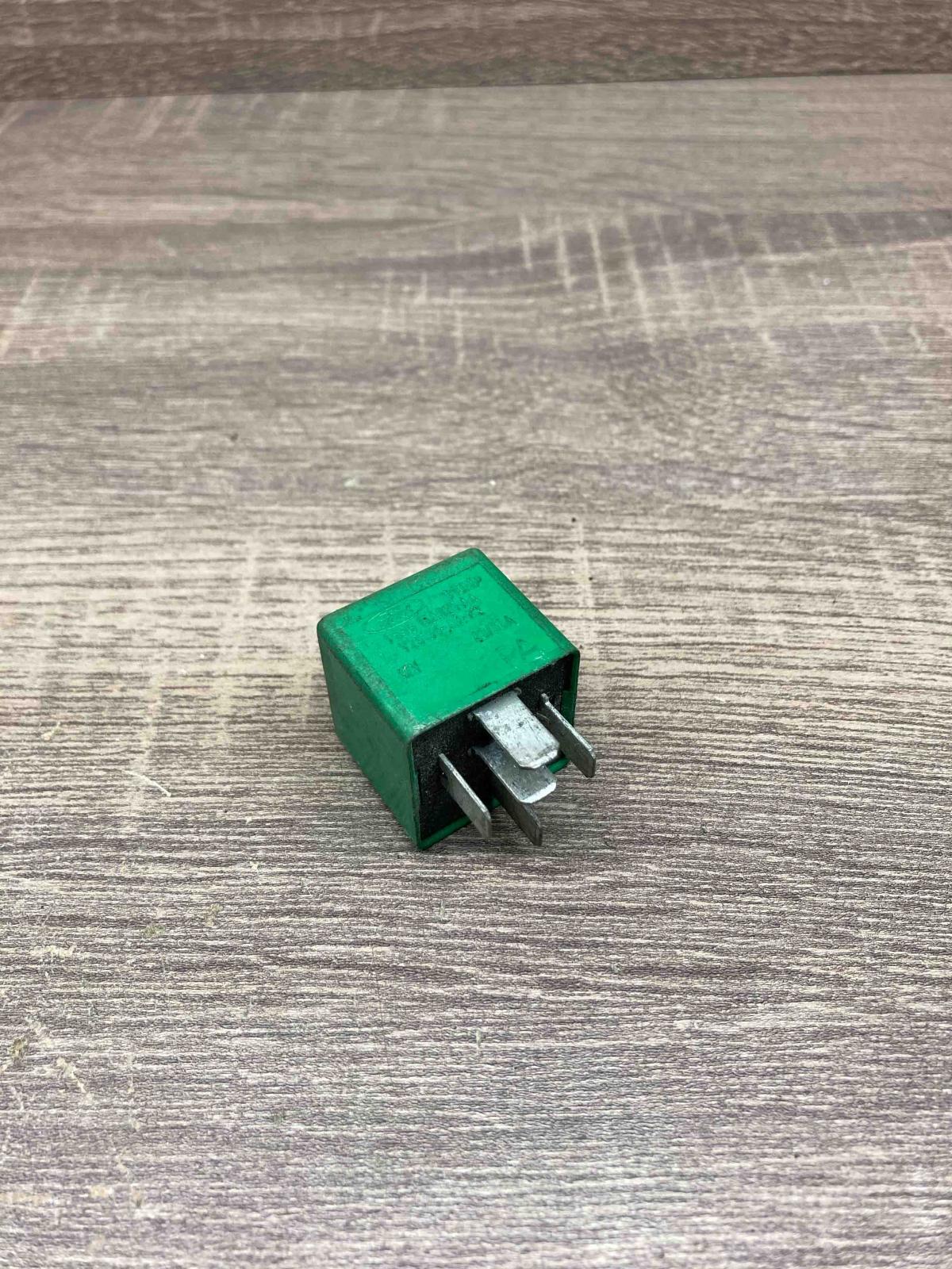 93BG 13A025 AA V23136 A1 X2  Other relay Ford Transit