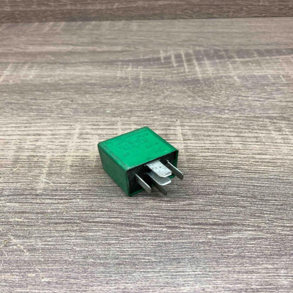 93BG 13A025 AA V23136 A1 X2  Other relay Ford Transit