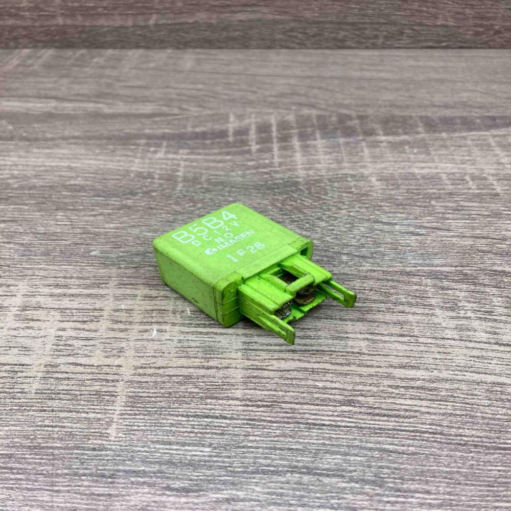 B5B4 DC12V 1F28  Other relay Mazda 323