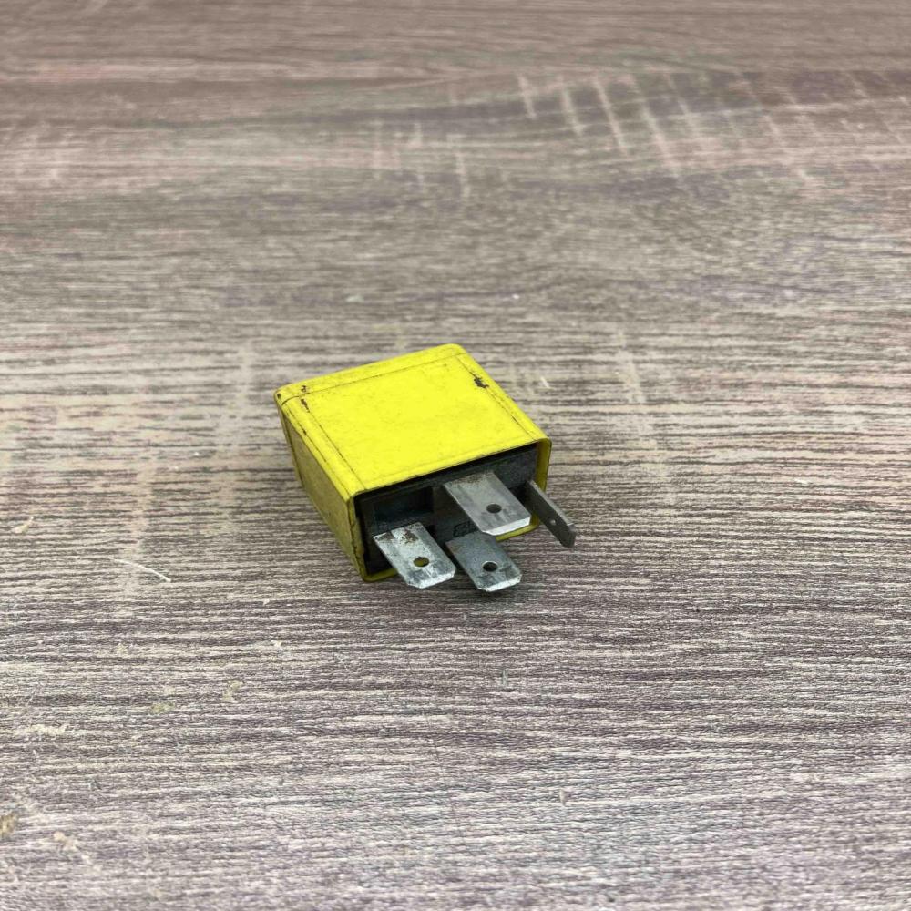 81AG14N089CA V23134 K6 X38 77180 Other relay Ford Escort