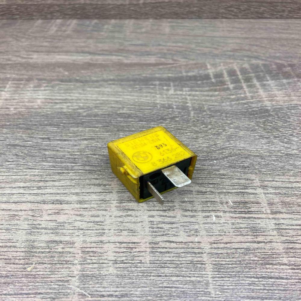 8366282 V23134 Z1014  Other relay BMW 5 E34