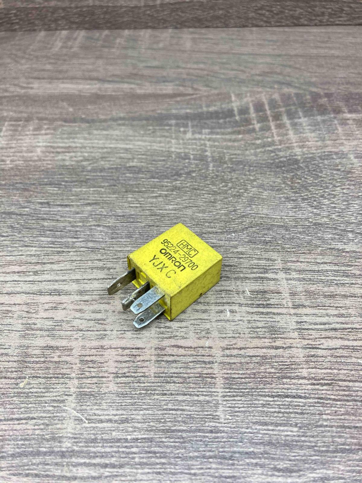 95224 29700 YJXC  Other relay Hyundai Trajet