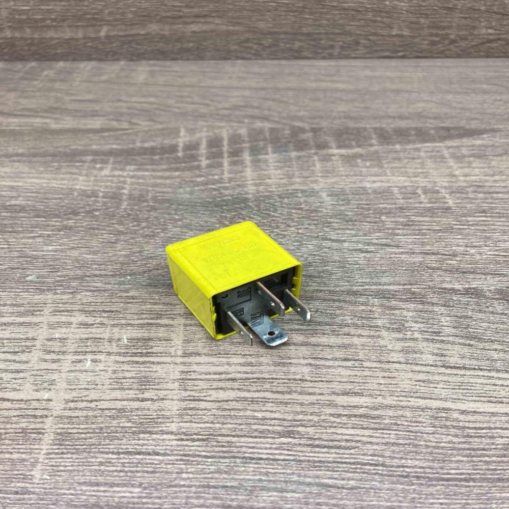V23134 B52 X127 YWB10012  Other relay Rover 75