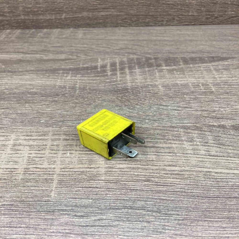 V23134 B52 X127 YWB10012  Other relay Rover 75