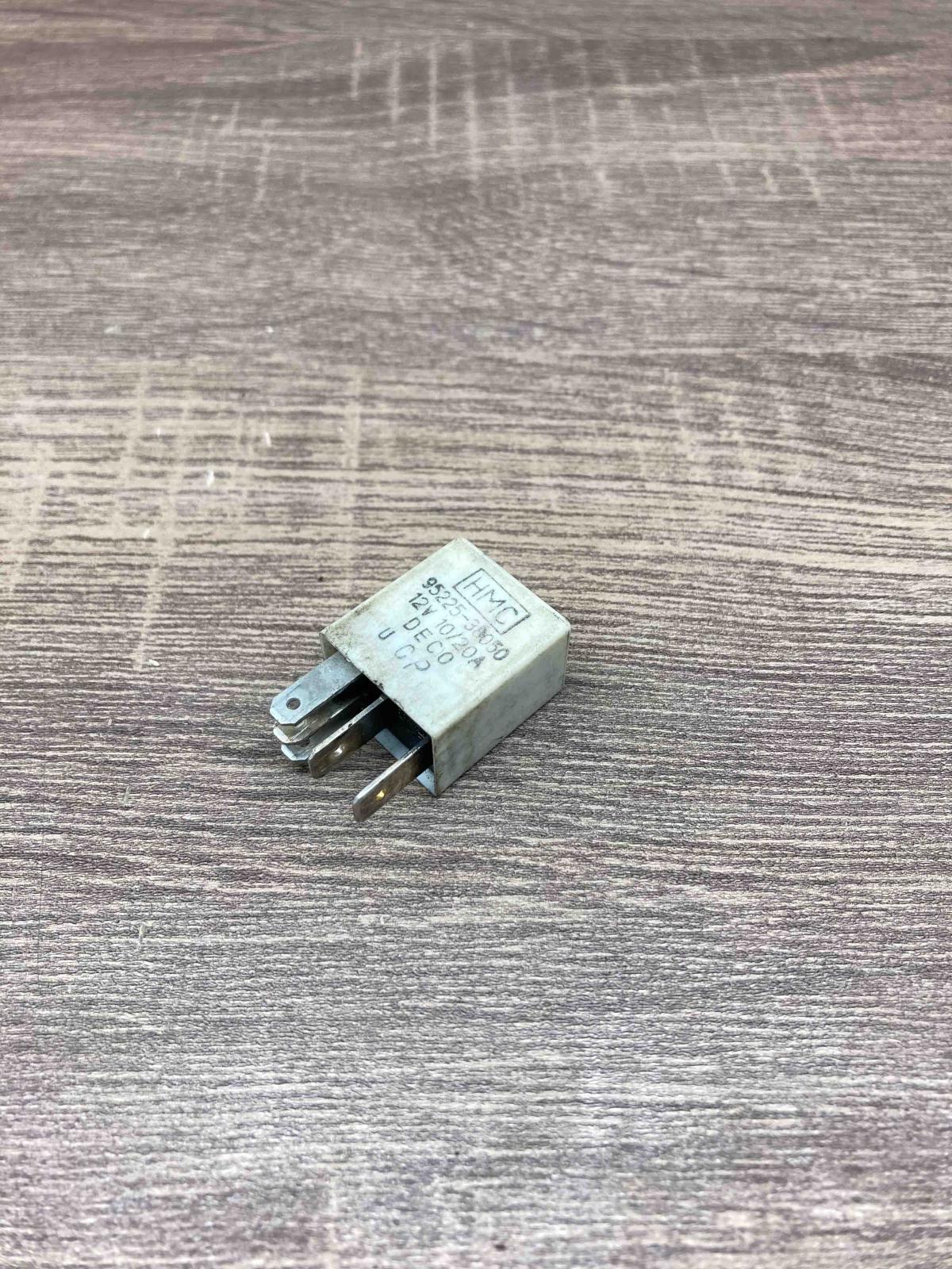 95225 38050   Other relay Hyundai Santa Fe