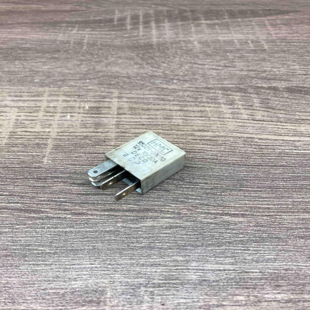 95225 38050   Other relay Hyundai Santa Fe