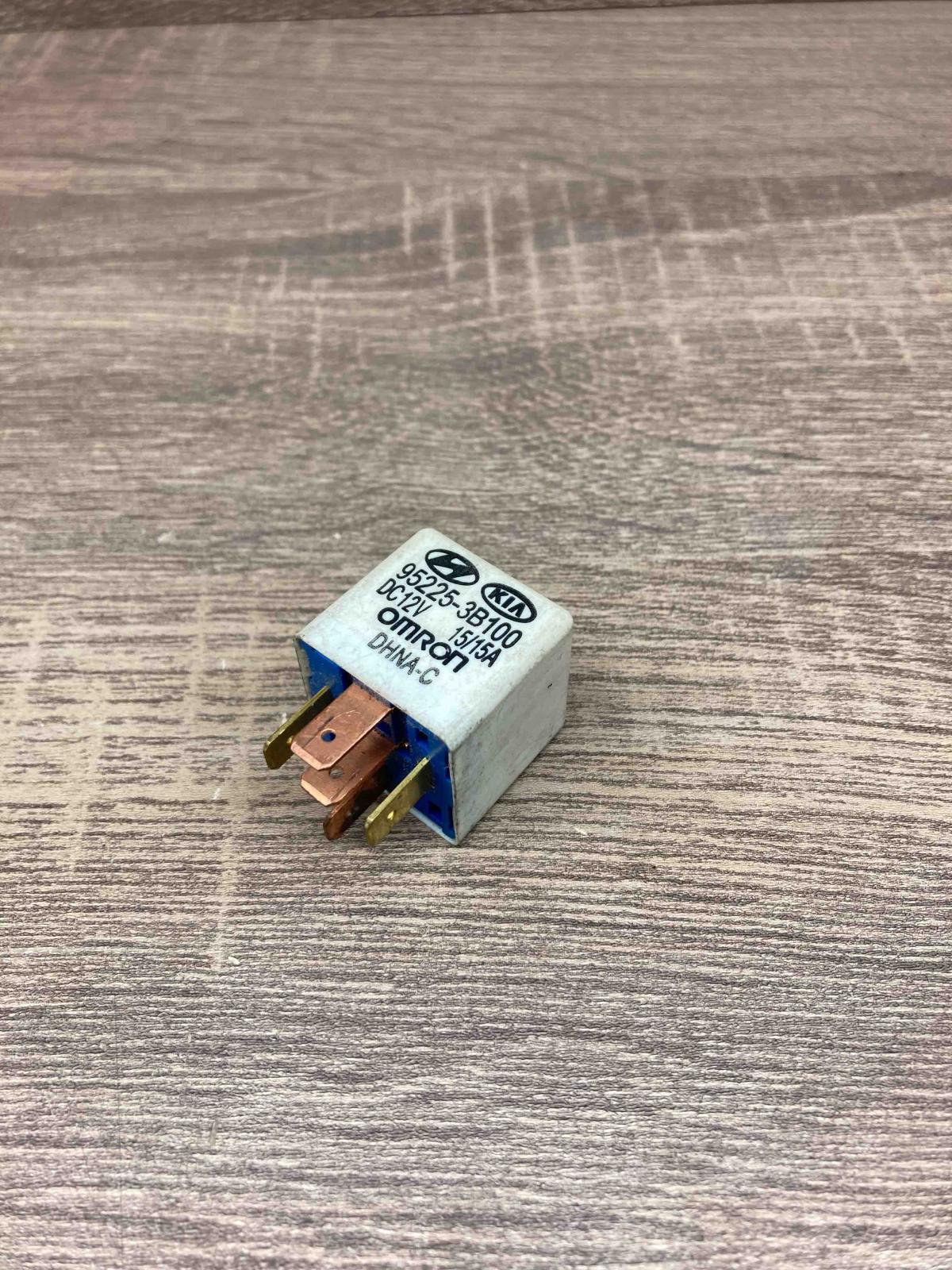 95225 3B100   Other relay Hyundai Santa Fe