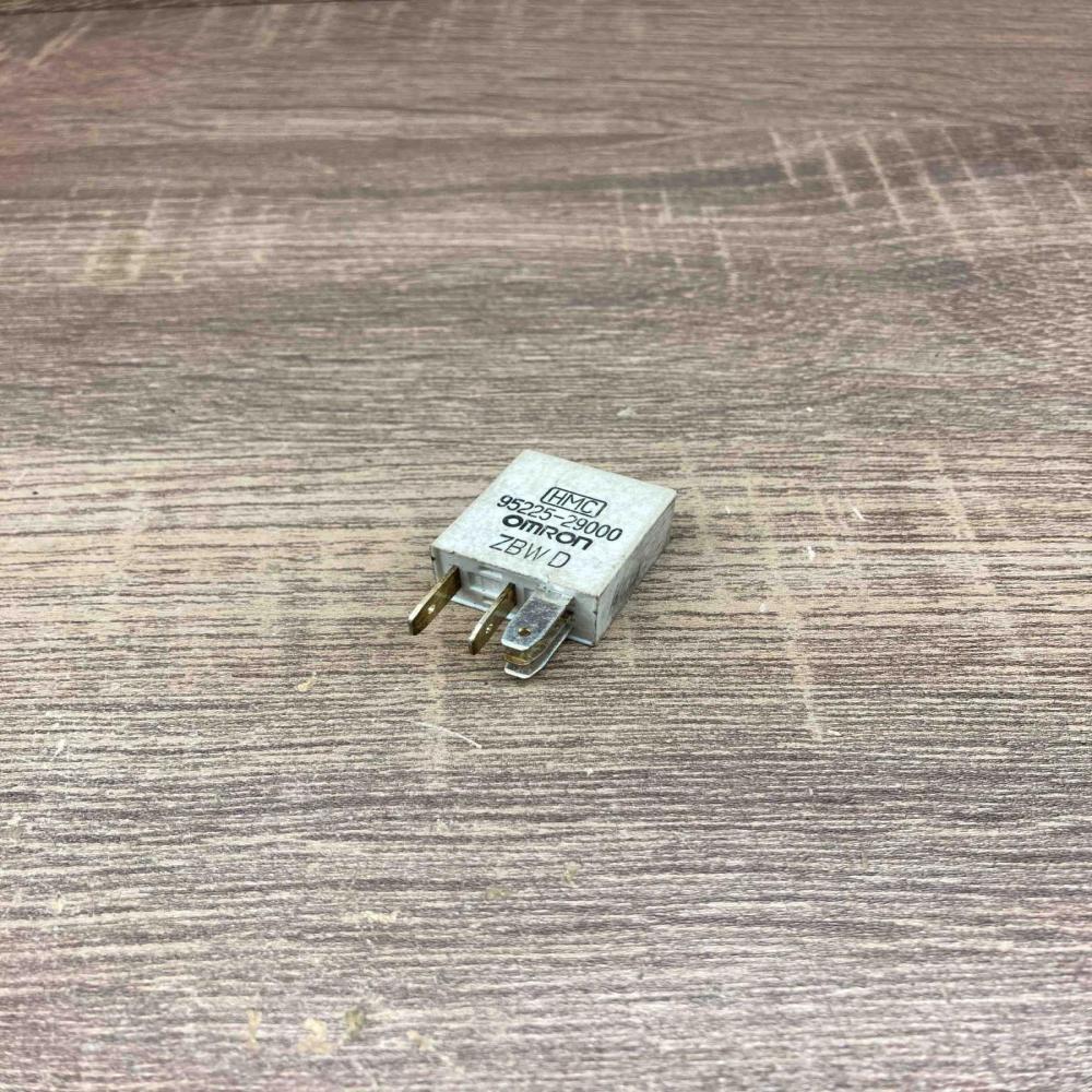 95225 29000   Other relay Hyundai Trajet