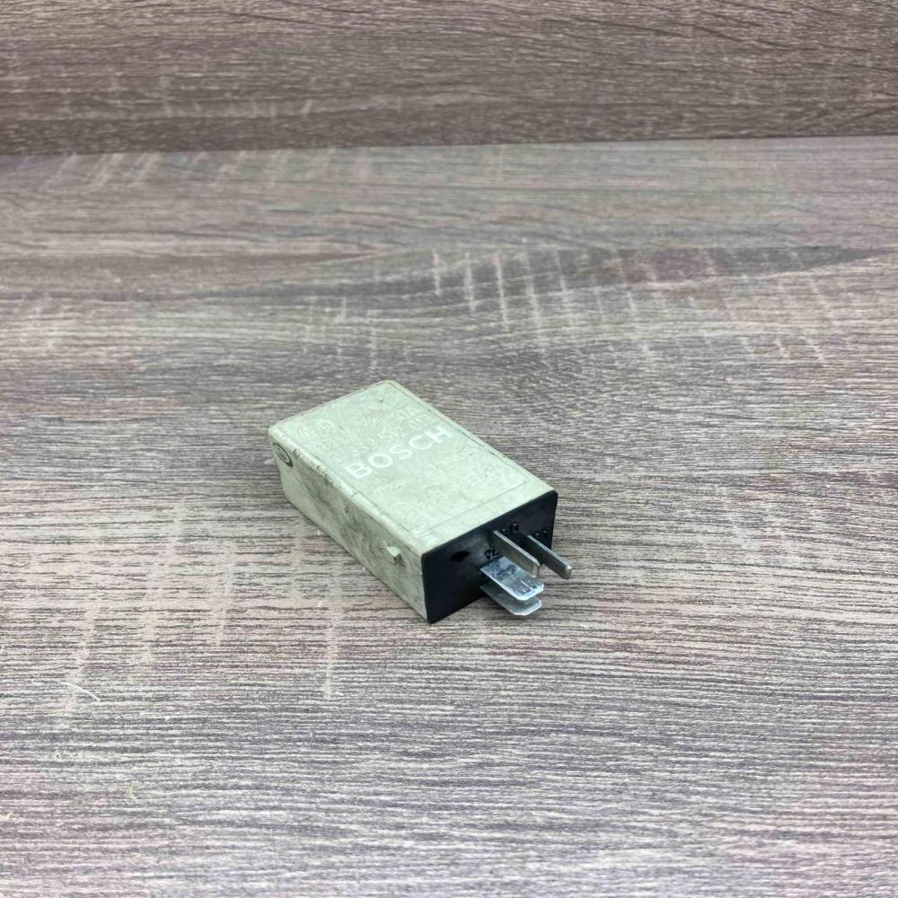 0332512013   Other relay Peugeot 605